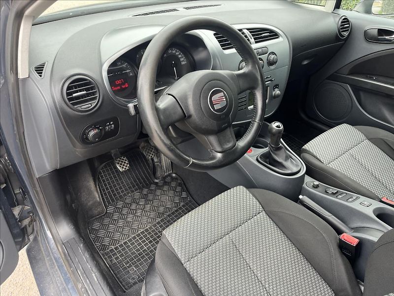 Seat Leon 1,4 MPi 63KW KLIMA ČR - fotka 9 z 30