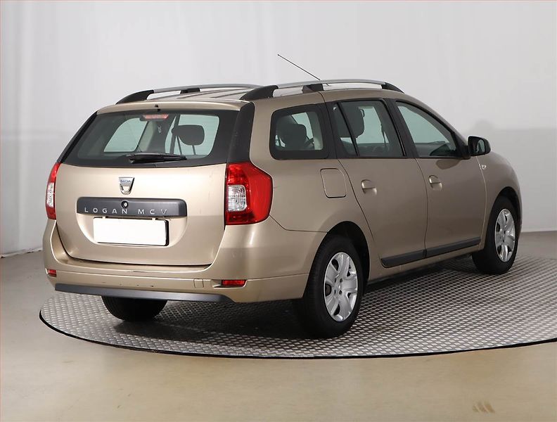 Dacia Logan (2020) 1.0 SCe - fotka 5 z 14