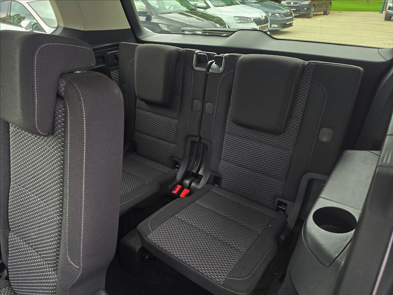 Volkswagen Touran 1,4 TSi 110KW DSG 7 MÍSTNÝ - fotka 27 z 52