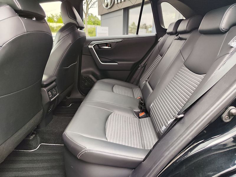 Toyota RAV4 2.5 HEV/163kW Black Edition AT - fotka 13 z 32
