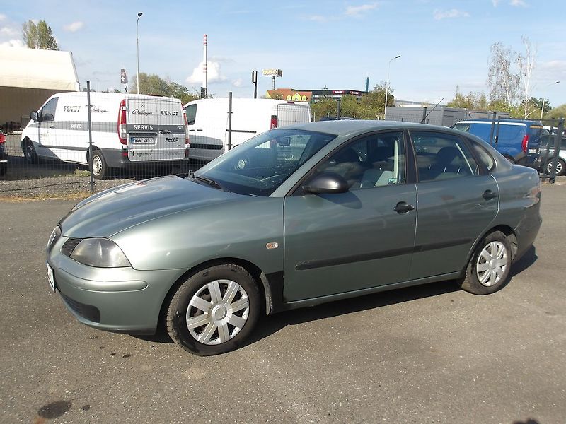 Seat Cordoba 1,2i ČR 2.MAJITEL ! - fotka 7 z 29