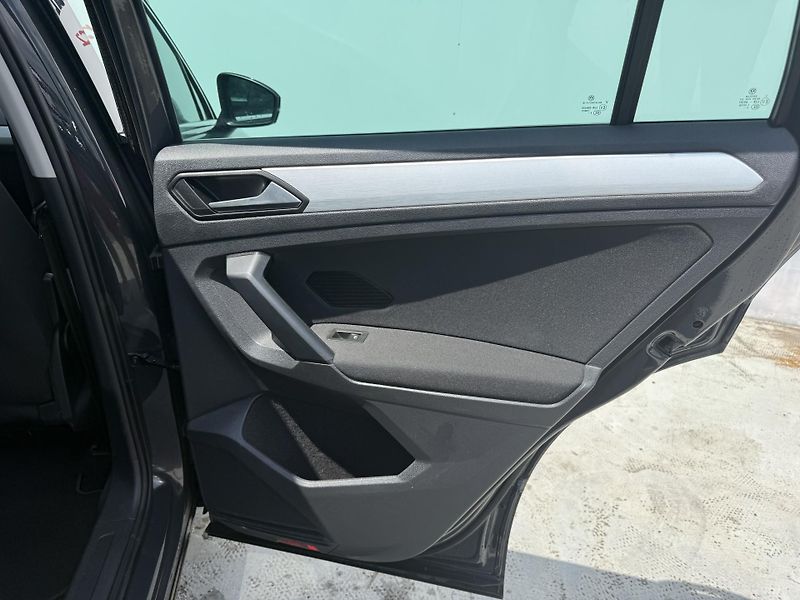 Volkswagen Tiguan (2019) 1.5 TSI 110kW ser. historie - fotka 12 z 31