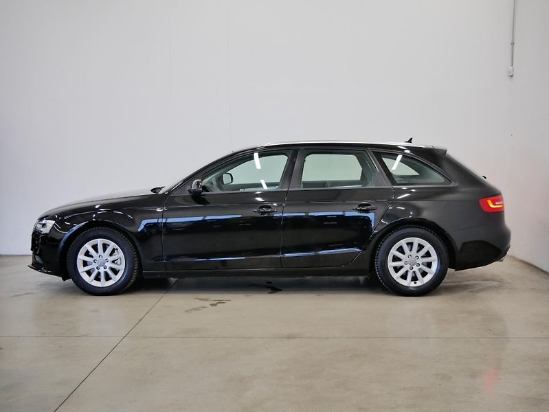 Audi A4 - fotka 3 z 25