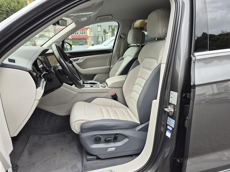 Volkswagen Touareg 3,0TDi 170kw 4x4 DSG TZ 19ALU - fotka 35 z 43
