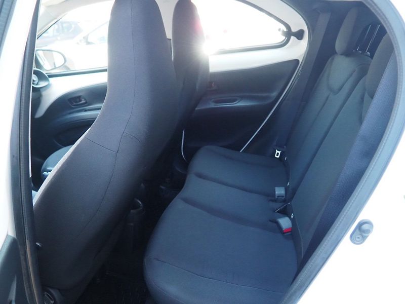 Toyota Aygo (2022) X 1.0 VVTI, AC - fotka 12 z 34