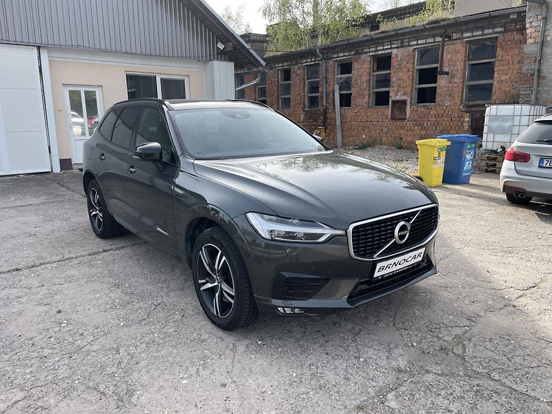 Volvo XC60 B4 FWD R Design - fotka 7 z 15