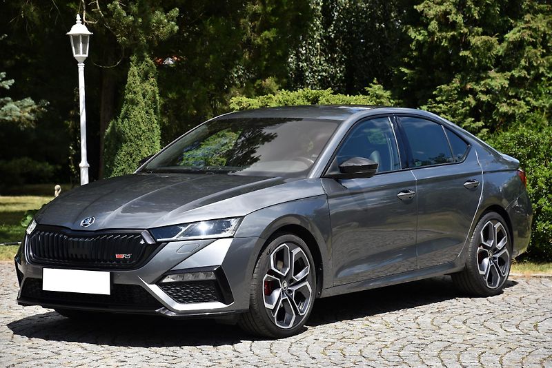 Škoda Octavia RS 2.0 TDI 147 kW DSG 4X4, ČR - fotka 6 z 50