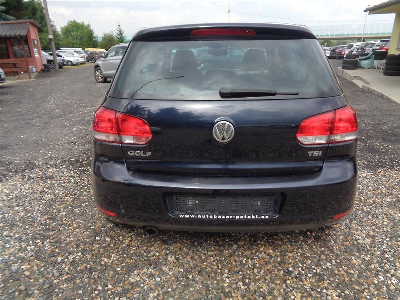Volkswagen Golf (2011) 1,2 - fotka 7 z 19