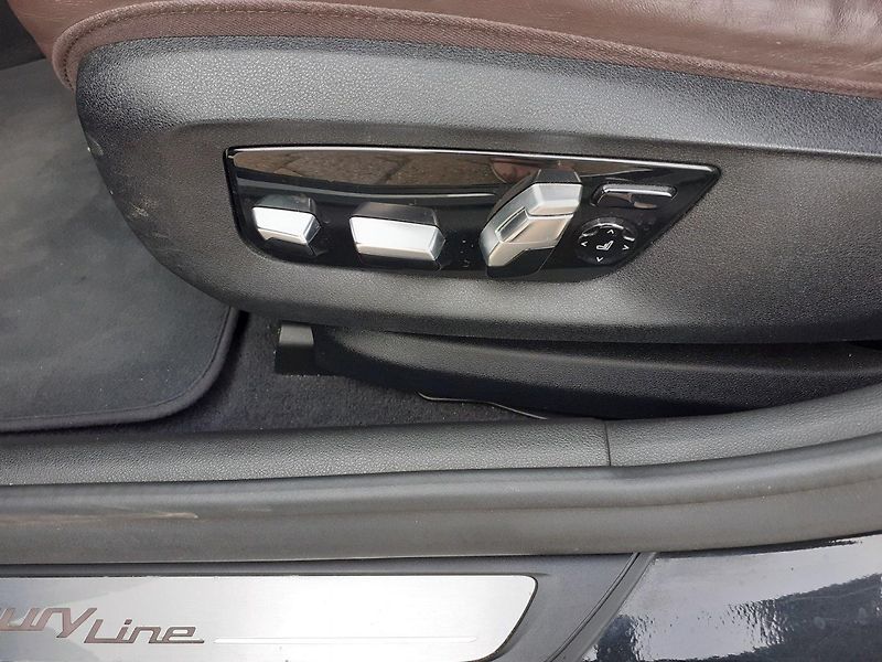 BMW Řada 5 (2019) 530d x Drive Luxury Line - fotka 24 z 48