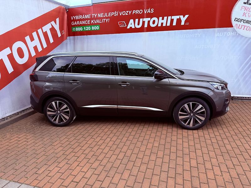 Peugeot 5008 1.6 PureTech Allure, Serviska - fotka 6 z 36