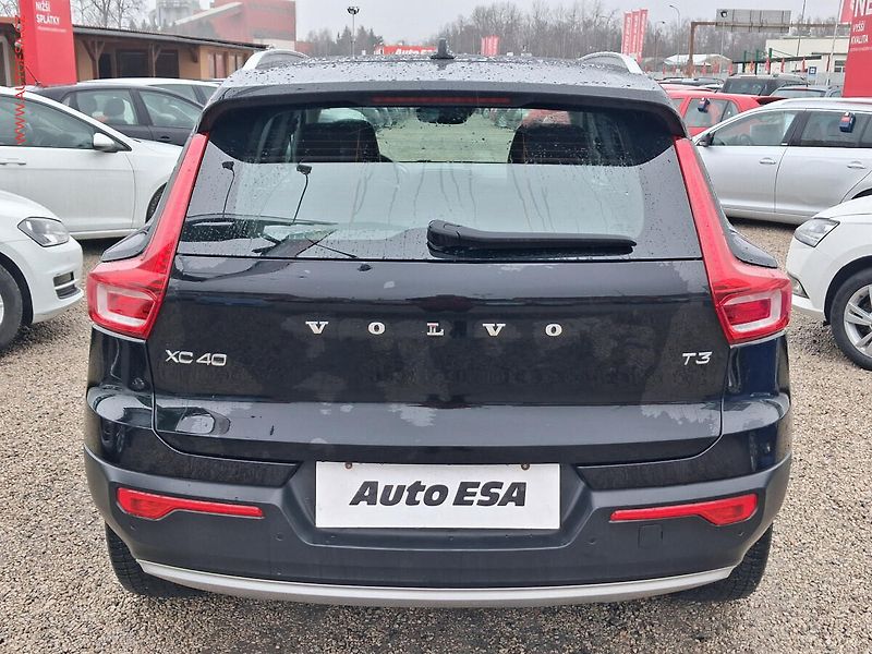 Volvo XC40 (2020) 1.5T, Momentum, AT - fotka 5 z 23