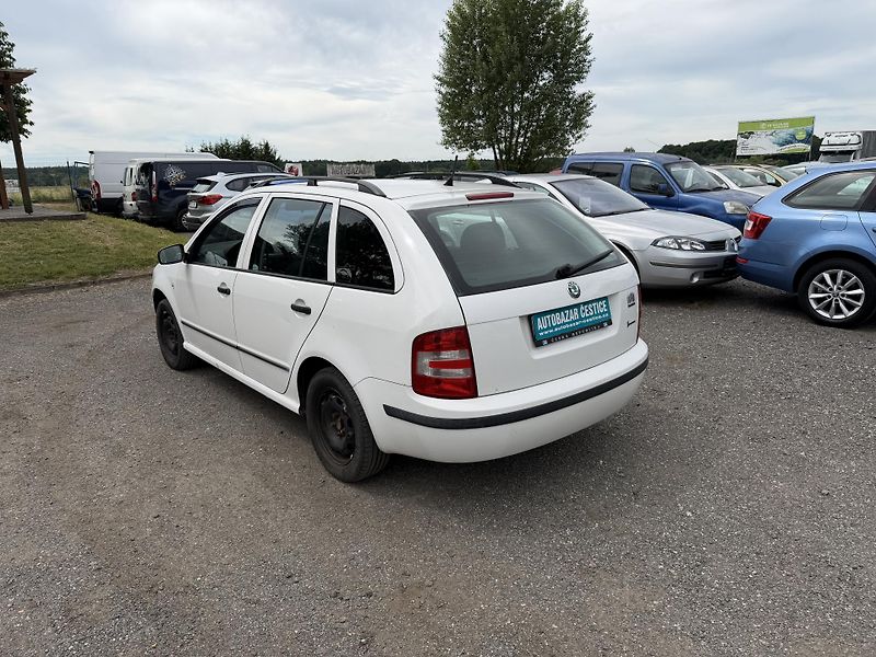Škoda Fabia 1.2i - fotka 8 z 20