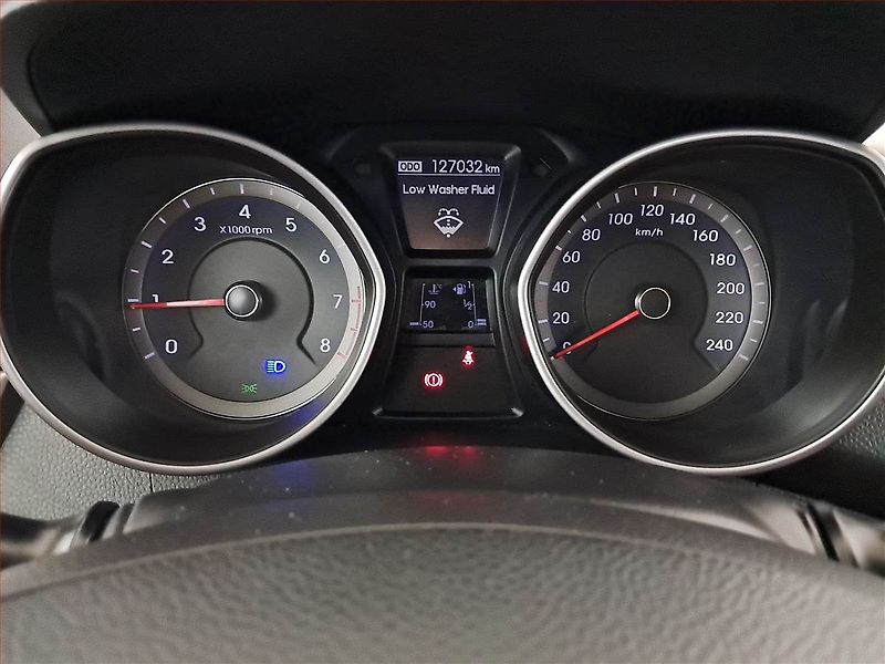 Hyundai i30 (2014) 1.6 MPI, Tempomat - fotka 11 z 16