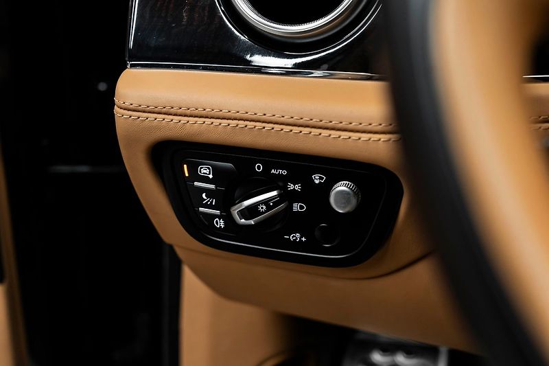 Bentley Bentayga - fotka 14 z 21