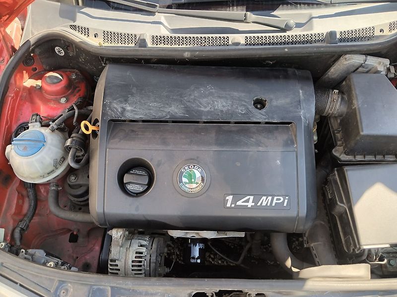 Škoda Fabia 1.4 MPI Classic - fotka 16 z 18