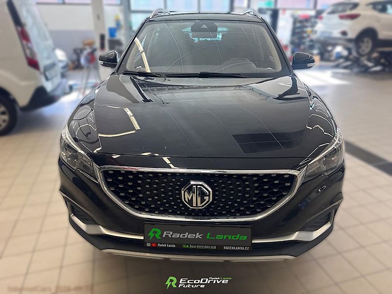 MG ZS (2021) 44,5 kWh, FWD (143 koní) - fotka 3 z 9