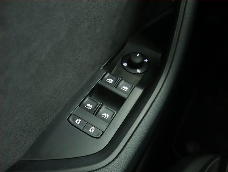 Škoda Superb (2018) Sportline 2.0 TSI - fotka 16 z 18