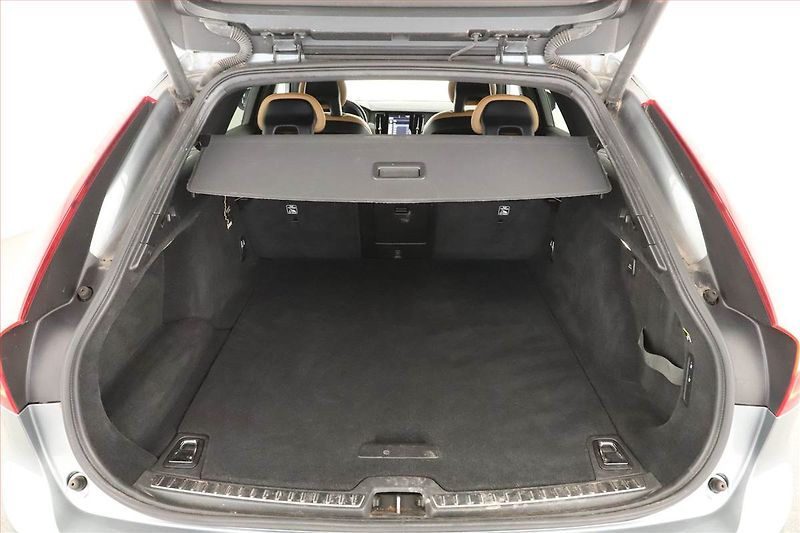 Volvo V90 (2017) Cross Country - fotka 11 z 19
