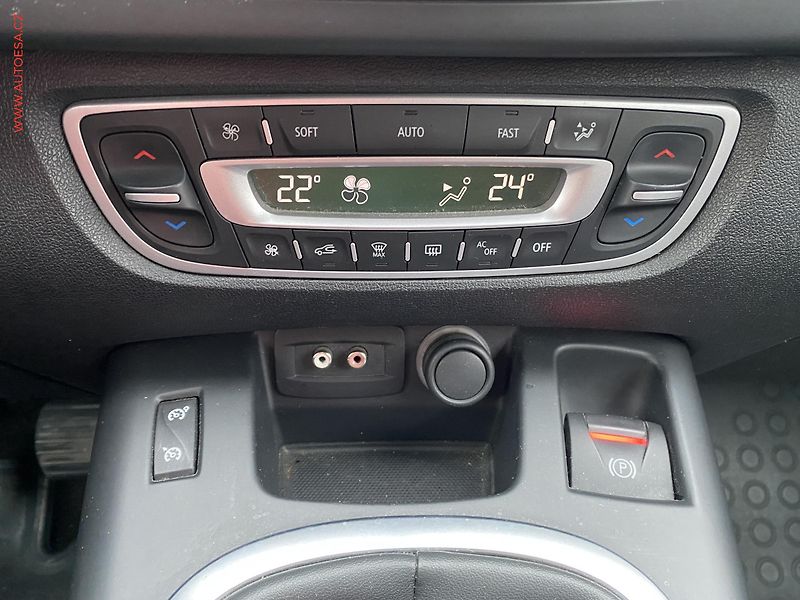 Renault Grand Scénic (2011) 1.9dCi, ČR, AC, tempo, park - fotka 18 z 20