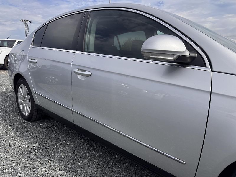 Volkswagen Passat B6 2.0 TDI,103 kW, 187 tis km, - fotka 6 z 21