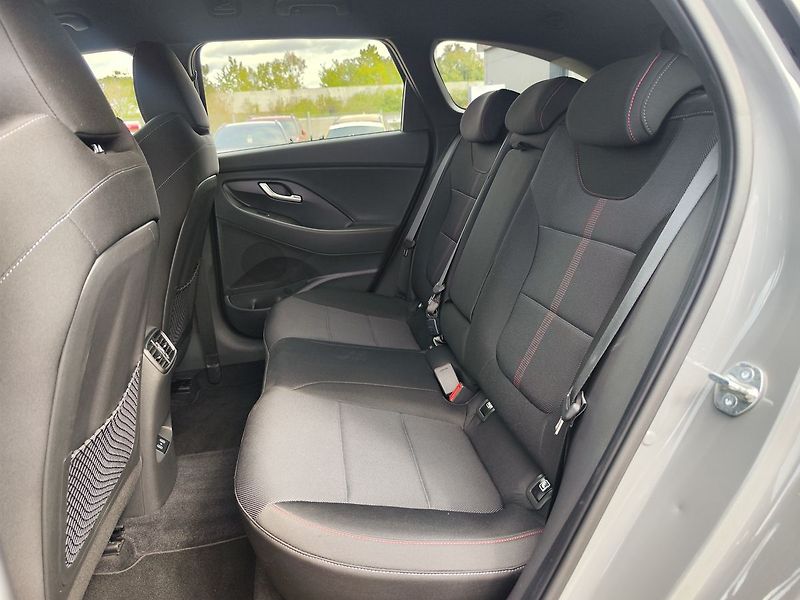 Hyundai i30 1.5 T-GDI/103kW N-Line DCT - fotka 13 z 37