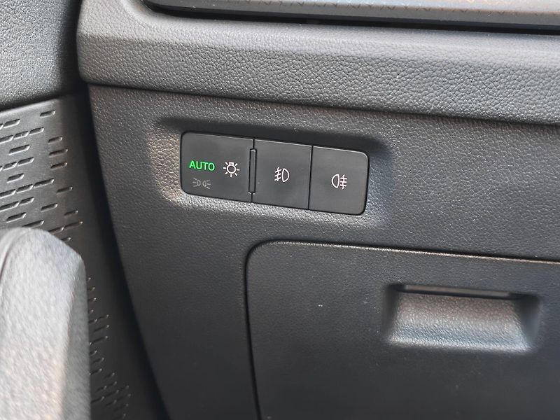 Škoda Octavia Ambition 6MP 2,0TDI - fotka 18 z 22