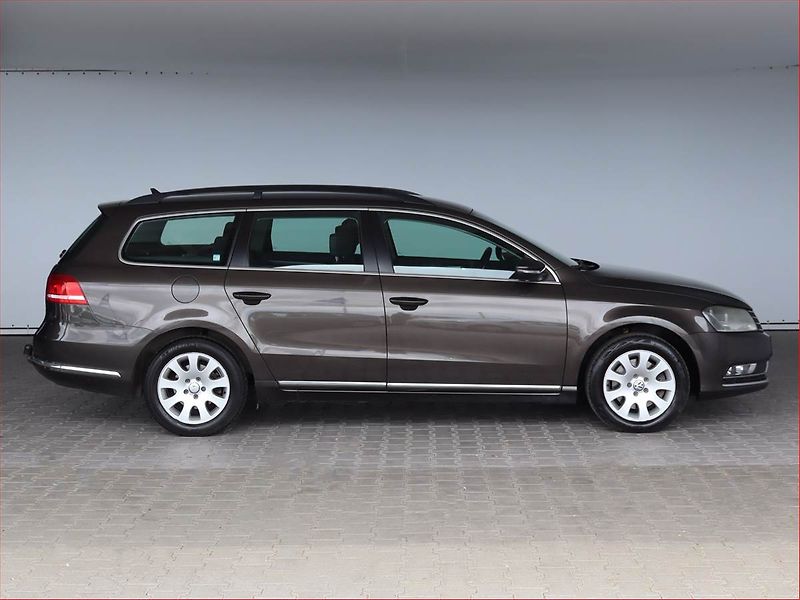 Volkswagen Passat (2012) 2.0 TDI, Navi, Tempomat - fotka 6 z 24