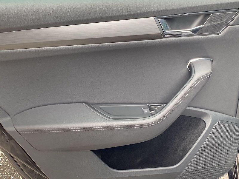 Škoda Superb (2021) Combi 1.5 TSI ACT DSG Style+ - fotka 27 z 36