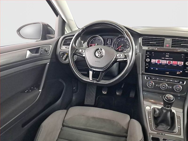 Volkswagen Golf (2020) 2.0 TDI, Navi, Tempomat - fotka 7 z 20
