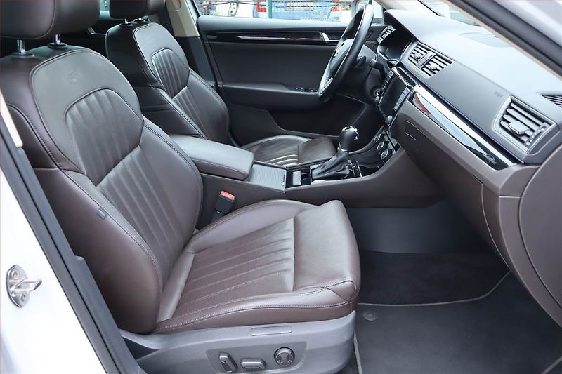 Škoda Superb (2016) Laurin&Klement 2.0 TDI - fotka 9 z 30