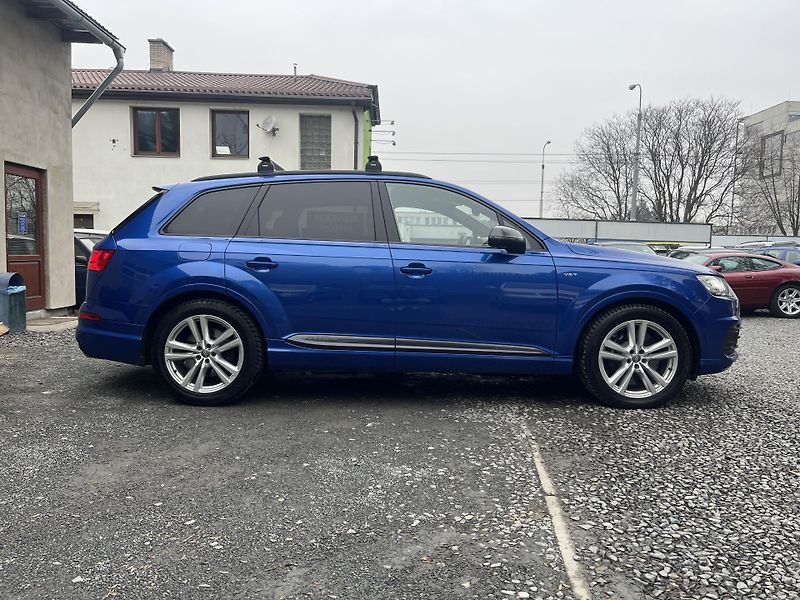 Audi SQ7 (2016) 4,0 D V8 320Kw 7 MÍST PANORAMA - fotka 4 z 19