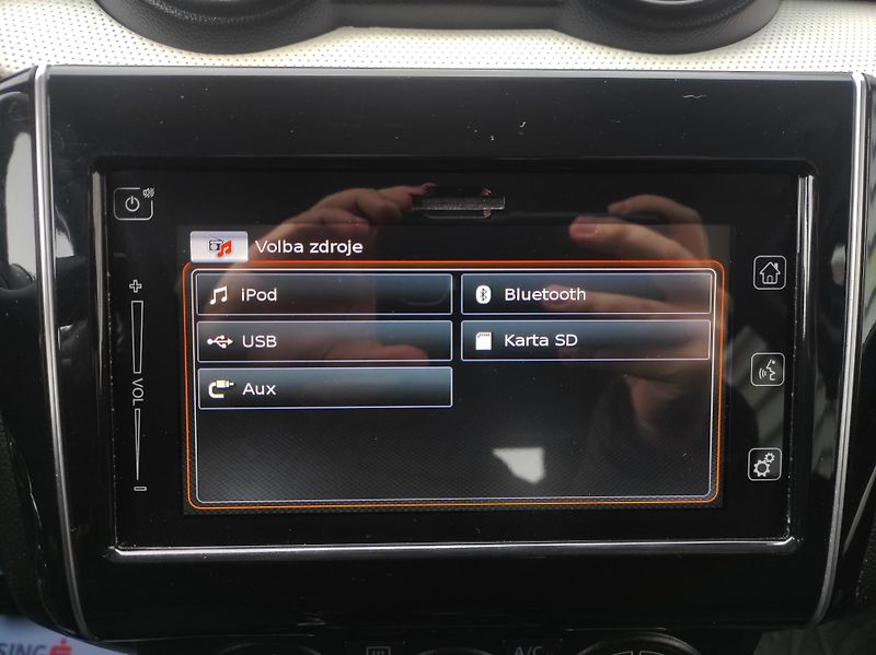 Suzuki Swift 1,2i 4x4!!, ČR, Serviska - fotka 16 z 34