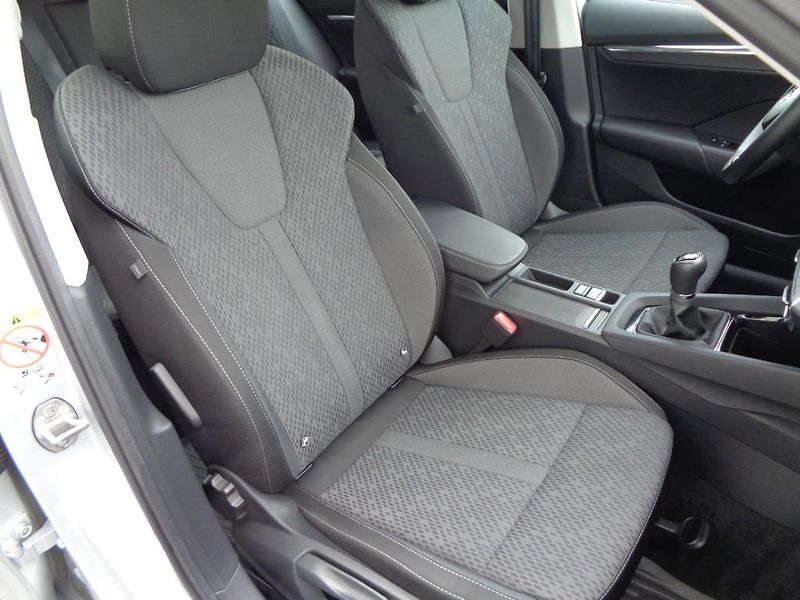 Škoda Octavia Combi 1.5 TSI STYLE   110 kW - fotka 23 z 30