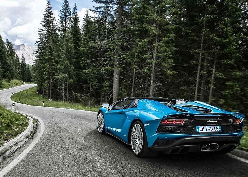 Lamborghini V12