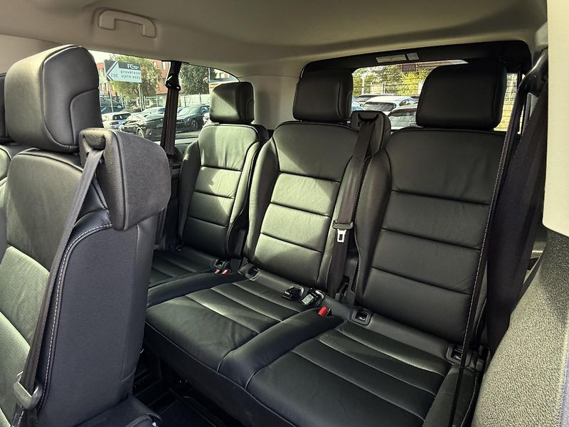 Citroën SpaceTourer 2.2 HDi 180EAT8 XL Shine - fotka 31 z 33