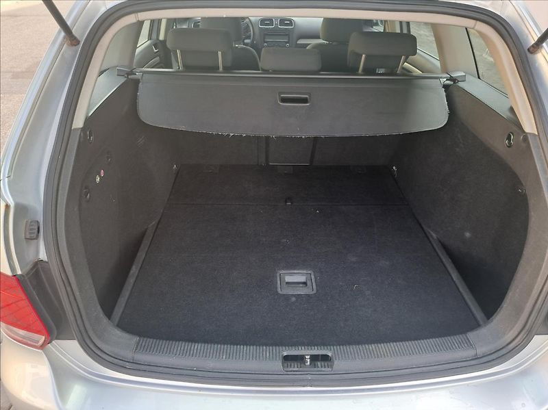 Volkswagen Golf 1,6 TDI Variant - fotka 37 z 43