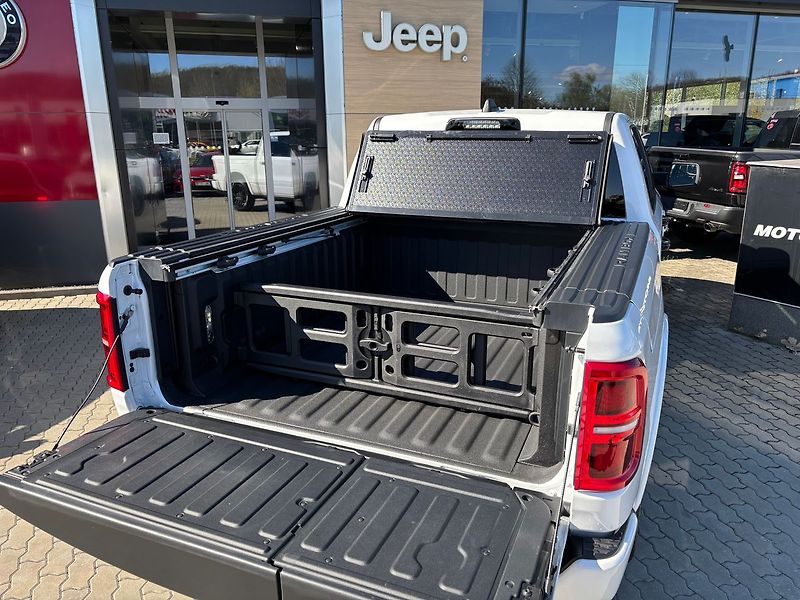 RAM 1500 3.0 I6 548k LIMITED NIGHT RAMB - fotka 74 z 88