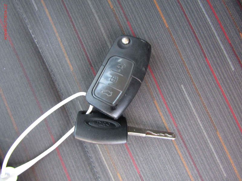 Ford C-MAX (2007) 1.8 16V, Klima - fotka 17 z 17