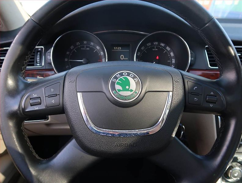Škoda Superb (2010) 2.0 TDI, Serv.kniha - fotka 15 z 21