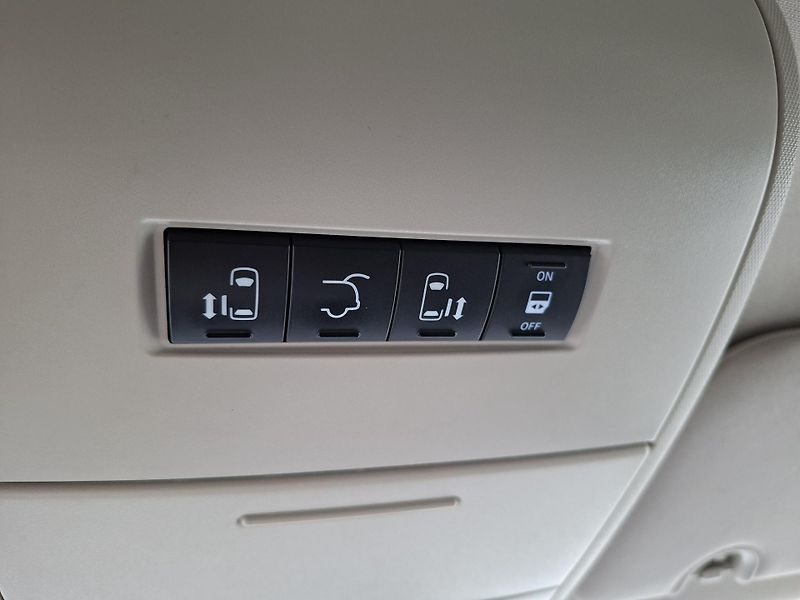 Chrysler Town & Country (2014) 3,6L 7míst, LPG, tažné, 2xkola - fotka 31 z 35