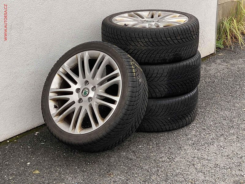 Škoda Superb (2012) 2.0 TDi 4x4, Elegance, TZ - fotka 21 z 21