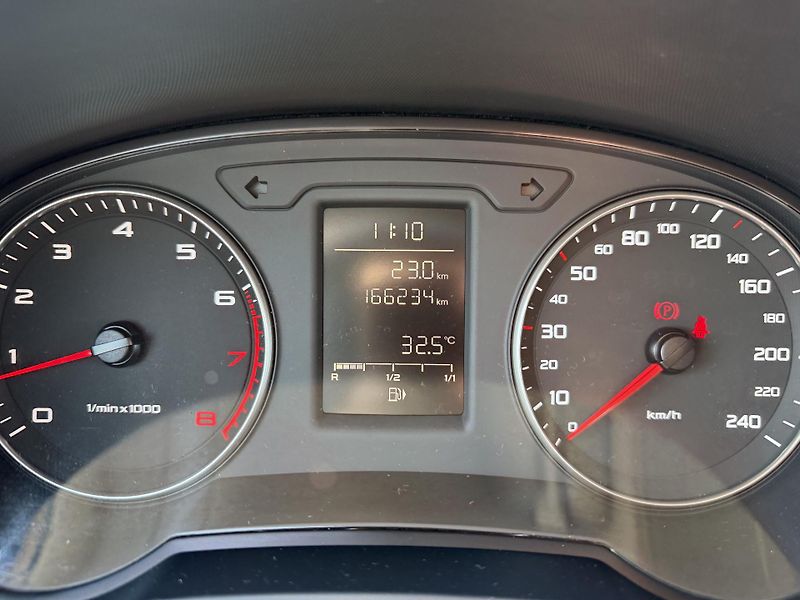 Audi A1 1.2 TFSI AC VÝHŘEVY SERVISKA - fotka 17 z 31