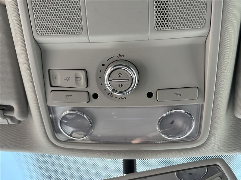 Volkswagen Passat 2,0 TDi130kW Xen,ACC,Pano,NezT - fotka 25 z 41