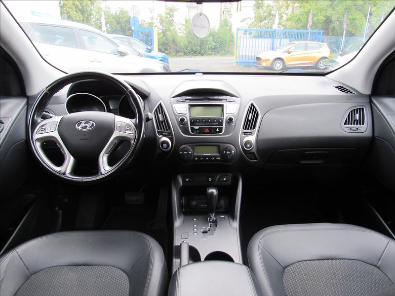 Hyundai ix35 2,0 i 120kW Automat Style - fotka 11 z 30