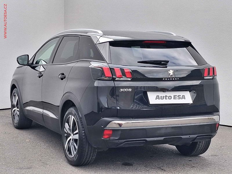 Peugeot 3008 (2018) 1.2 PT, Allure, AT, navi - fotka 6 z 17