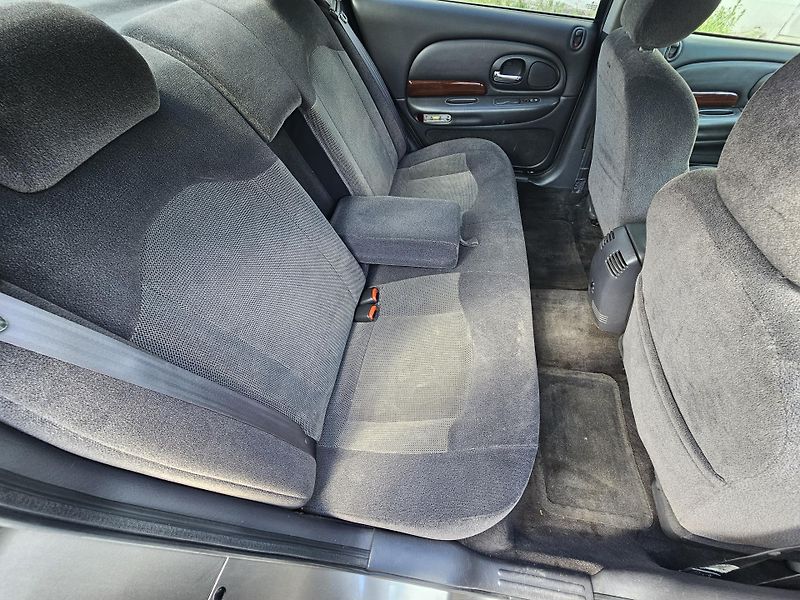 Chrysler 300M (1999) R 2.7L - fotka 16 z 16