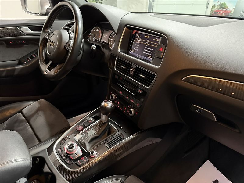 Audi SQ5 3,0   TDI 313HP QUATTRO BI-XEN - fotka 22 z 41