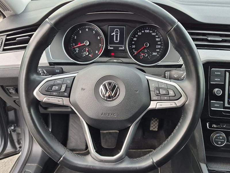 Volkswagen Passat Variant 1.5 TSI EVO Business - fotka 17 z 25