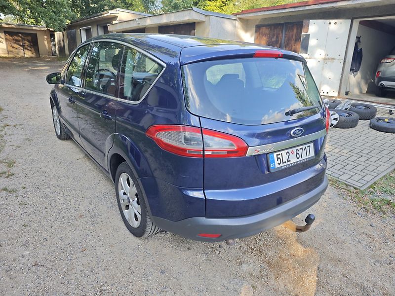Ford S-MAX (2010) - fotka 4 z 18