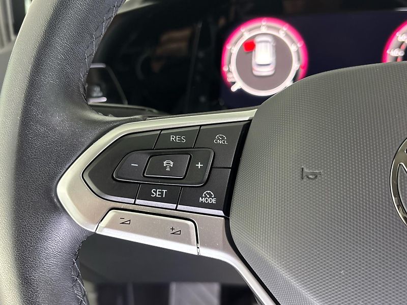 Volkswagen Golf Life DSG - fotka 23 z 28